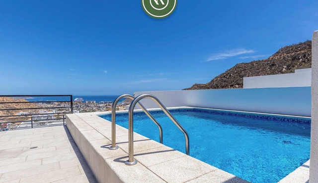 Amazing 2BR Condo with Rooftop pool - BBQ