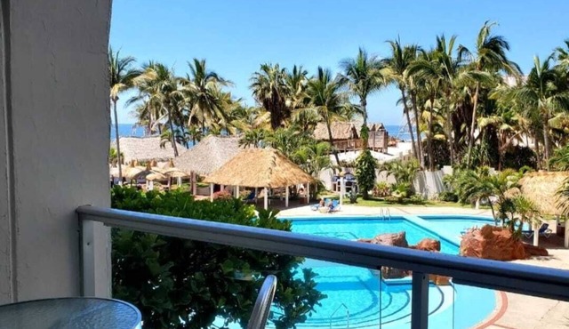 Amazing Beach Front 105 Condo