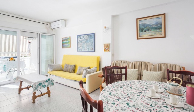 Apartment 'Ca Llaurí' with Sea View, Wi-Fi and Air Conditioning