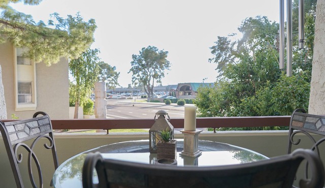 Apartment in the heart of Old Town Scottsdale! Prime Location!