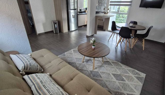 Apartment with Large Bedroom in Paseos del Sol, Zapopan