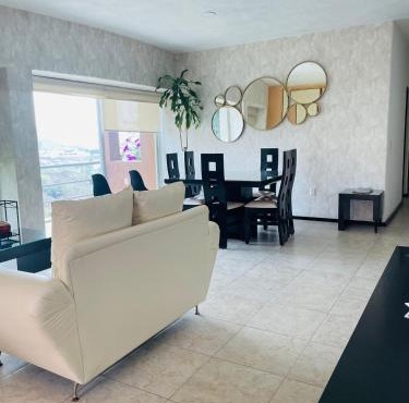 Apartment with Pool, Gym & A/C Suite