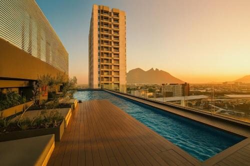 Apartment with pool on Paseo Santa Lucia