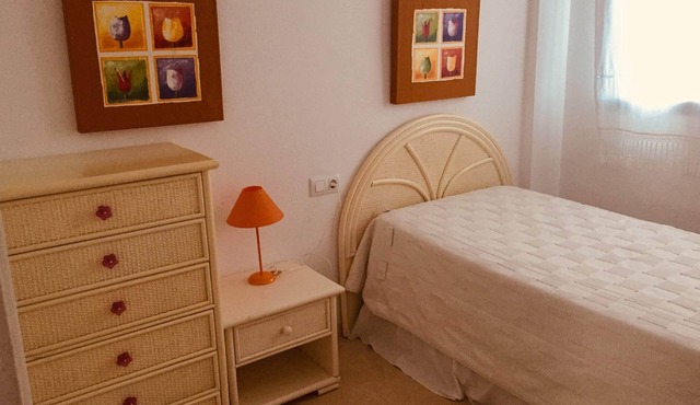 APARTMENT WITH SALINIZED SWIMMING POOL 100 M FROM THE SEA.