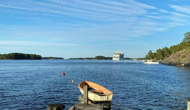 Archipelago villa with private pier on Vindö