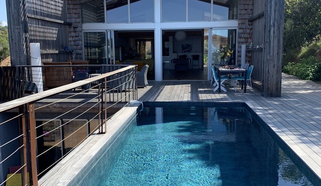 Architect villa with pool and sea view, in a preserved environment