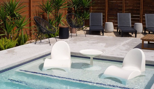 Astra B: Heated Pool, Desk, Laundry