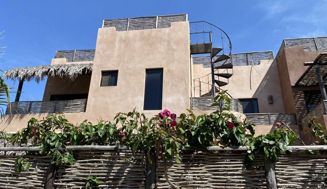 Authentic 3-story Mexican Villa with Rooftop Views - 5 min from the beach!