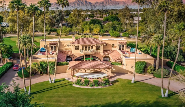 Award-Winning Ritz Carlton Golf Green Estate|Sauna|Interior Pool|Jacuzzi|Gym|Mountain Views