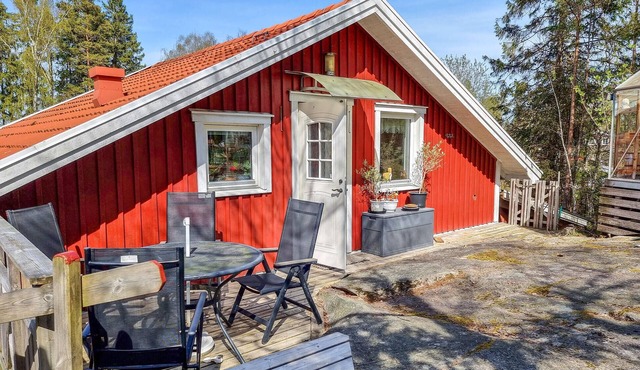Awesome home in Uddevalla with sauna in Uddevalla
