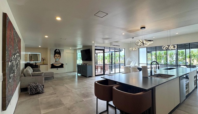 Bachelorette villa glow up room mins to Kierland, Zen Garden, Speakeasy room