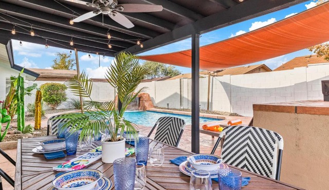Backyard Oasis: Phoenix Gem Near Hiking & Golfing!