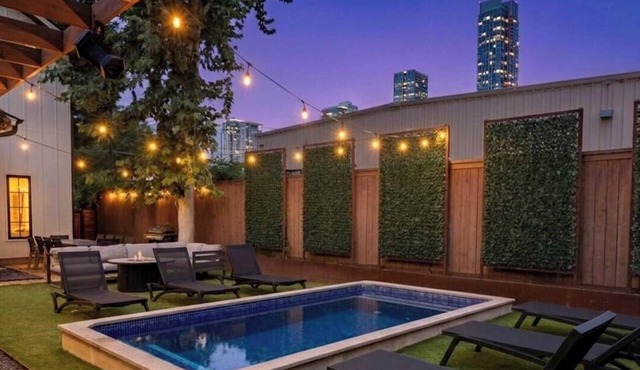 Backyard Oasis + Private Pool + Walk to Downtown - Eastside Oasis!