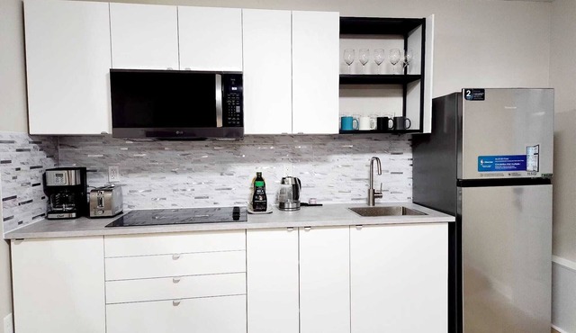 Basement Studio w/Den & Kitchenette in Halifax