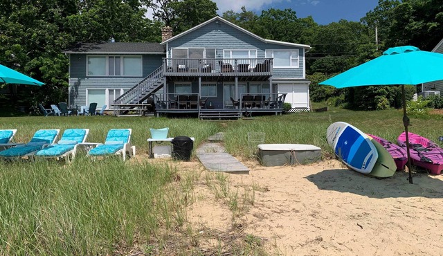 Bayfront Wareham Retreat w/Private Beach! in Wareham