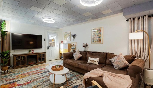 Beach Block 2-Bed with Coastal Palm Trees and Yard in Pacifica