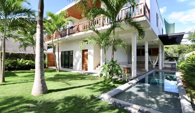 Beach House in Playa La Saladita, Gro. Just Minutes from a great Surfing Wave.