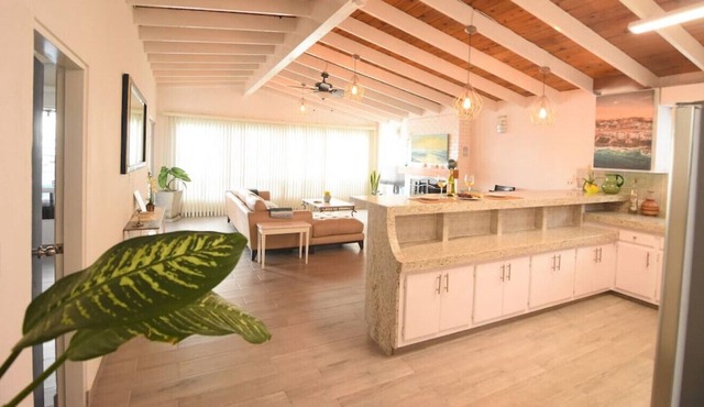 Beach House, Private Jacuzzi, Shared Pool, Beach Access