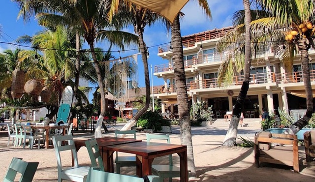 Beachfront 1BR Apartment w/Terrace & Beach Club