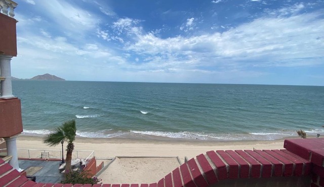 Beachfront, 2 bedroom Condo in San Felipe