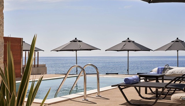 Beachfront Alassa Villas w/Private Pools Complex in Agios Dimitrios