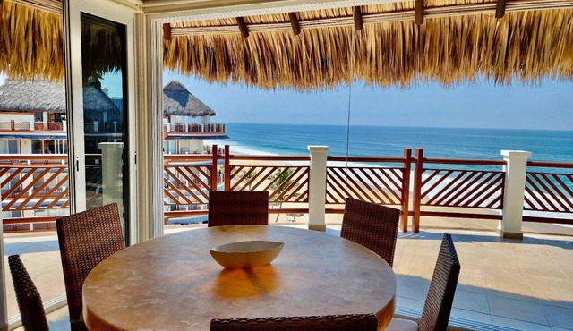 Beachfront escape! secluded Palmarito beach Penthouse near Puerto Escondido
