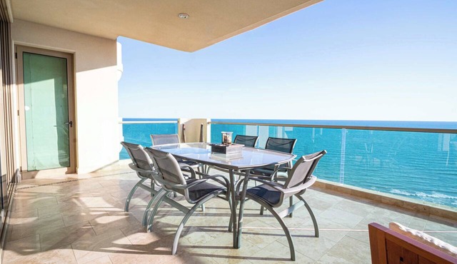 Beachfront Luxury at Tessoro | 3BR Sleeps 8 | Pool