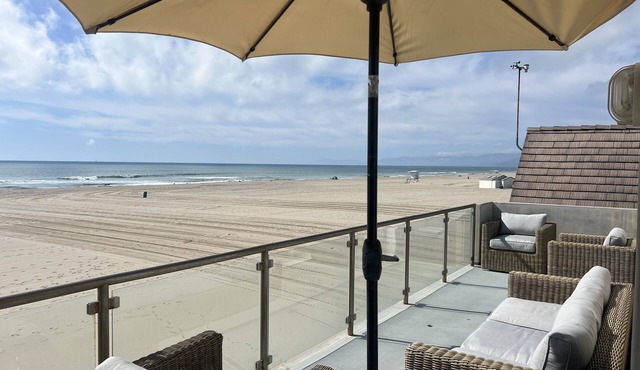 Beachfront Luxury Getaway on the sands of pristine Hollywood Beach - Sleeps 10!