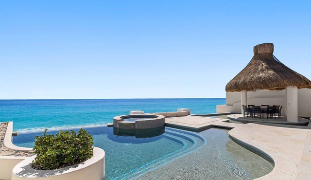 Beachfront Villa with Daily Butler/Bartender - Steps to the Sand