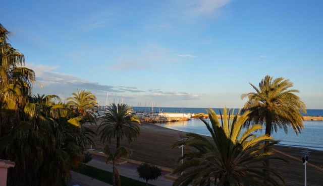 Beachfront vila