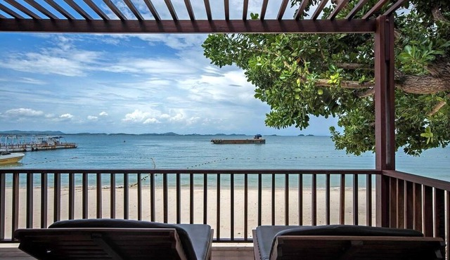 Beachfront Villa Ko Samet in Rayong