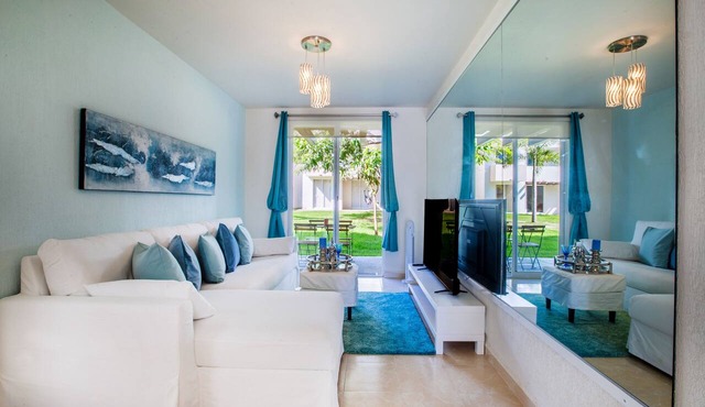 Beautiful 2 bed, 2 bath all amenities.20 min from downtown. Ground are beautiful