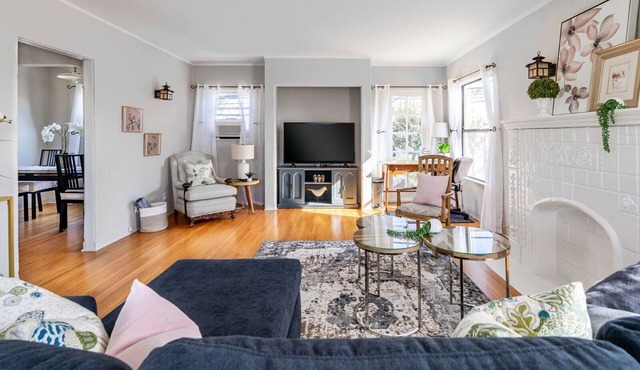Beautiful 2nd Floor Stand Alone Home with Garage & Gym Near Beach
