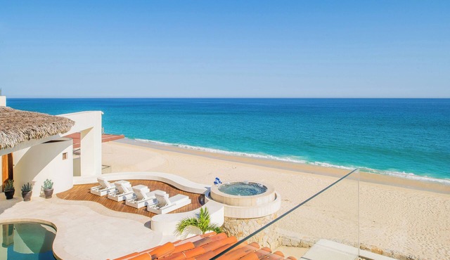Beautiful 4-Bd Beachfront Villa — Chef & Butler Included