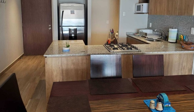 Beautiful Apartment W/Gym and Pool