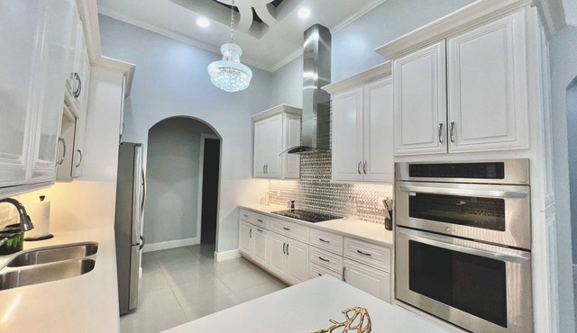 Beautiful and Expansive Home in the heart of Pharr