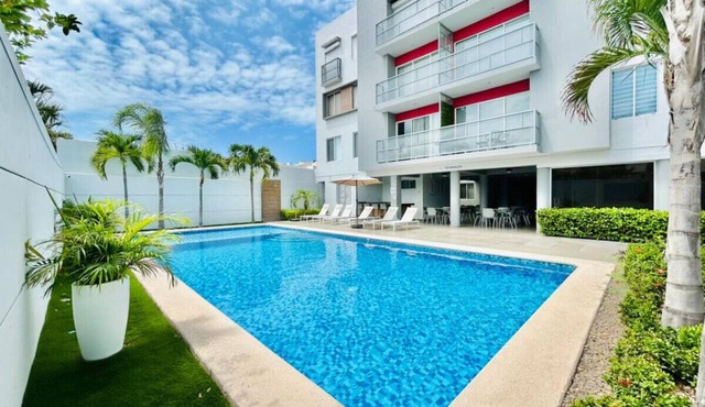 beautiful apartment near the beach/pool by Gpsrentas