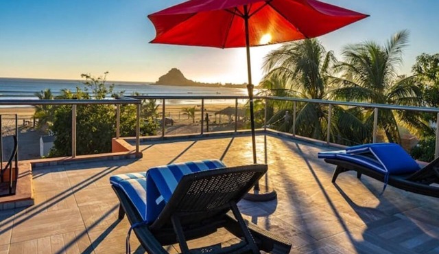 Beautiful Beachfront Home on Stone Island