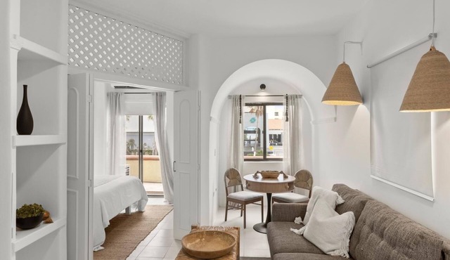 Beautiful designer condo across from beach, shops and restaurants!