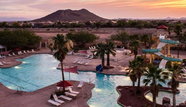 Beautiful desert oasis resort close to Lake Pleasant!