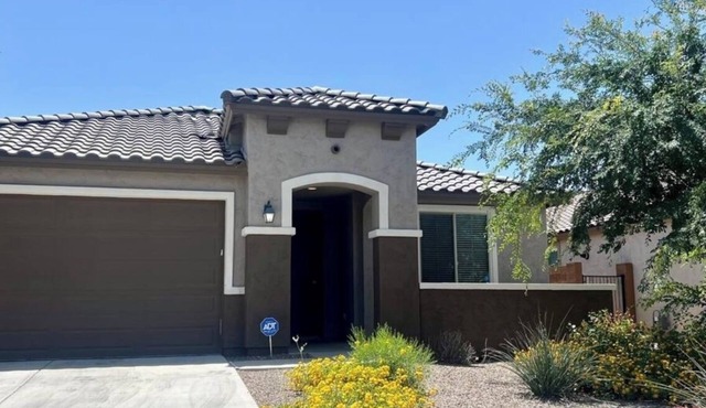 Beautiful, Family-Friendly, Clean & Cozy 3 BR Home