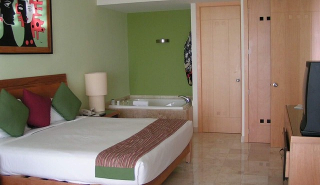 BEAUTIFUL GRAND MAYAN ROOM IN VIDANTA