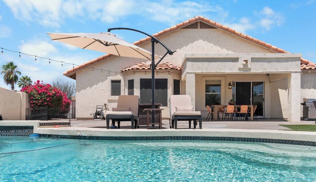 Beautiful Home with private pool, hot tub, grill and fire pit on golf course!