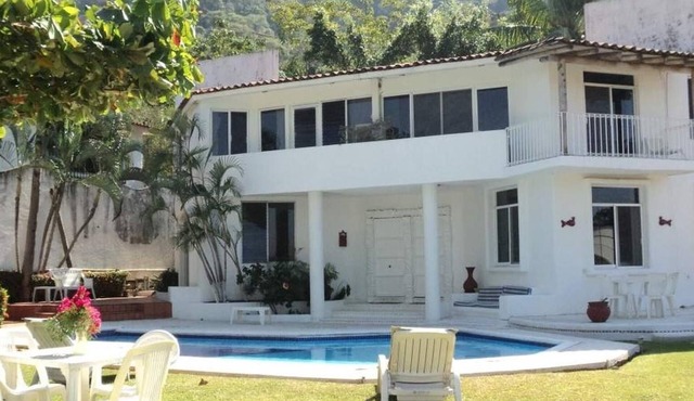Beautiful house with pool in Ixtapa Mexico