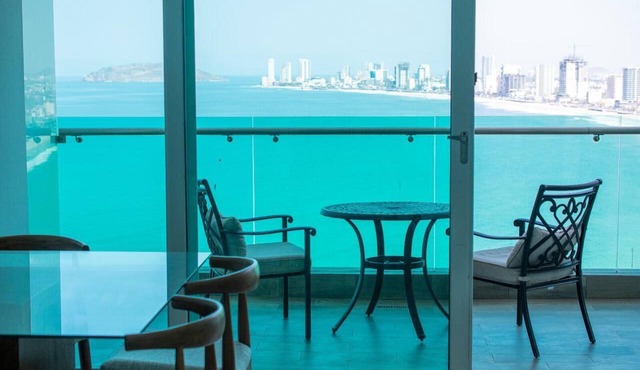 Beautiful Malecon and Beyond 1502 Torre eMe