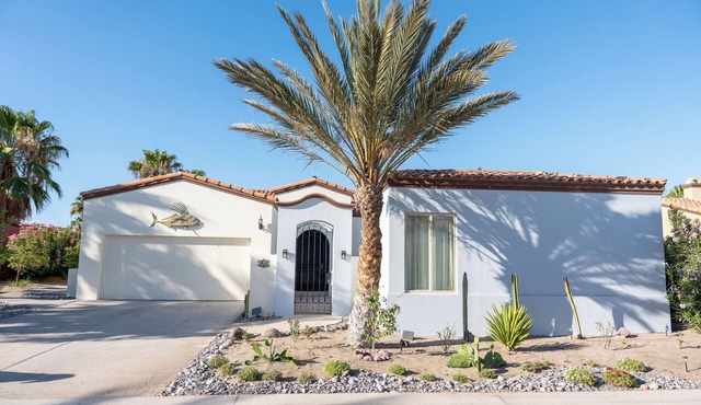 Beautiful & Modern villa with fireplace! v71