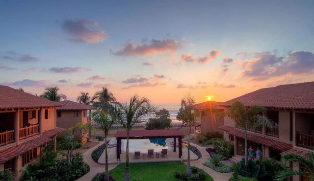 Beautiful, new beachfront villa-saltwater pool, gardens, directly on the ocean!