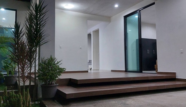 Beautiful new house in a very quiet and safe town. Pet friendly.