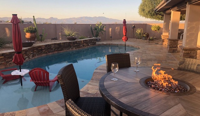 Beautiful New Custom Resort Pool home close to everything. Quiet + Private.
