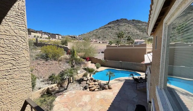 Beautiful Newly Renovated 5-Bedroom Home with Pool
